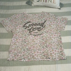 C&C California Spread Love and Be Amazing Floral Tee Size Small